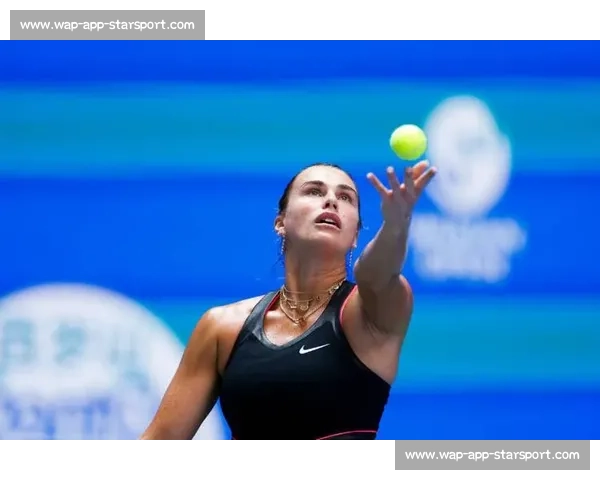 萨巴伦卡首盘 6-2 领先遭争议暂停，柏林站因场地湿滑中断