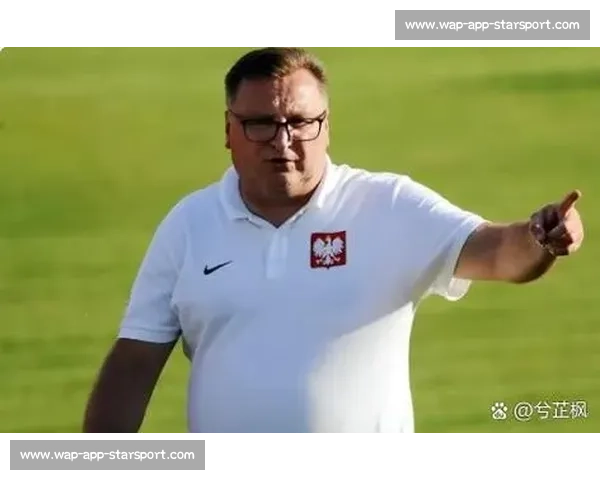 央视曝国足选帅薪资底线：百万欧预算锁定东欧教头 伊万自降 70% 薪酬接盘