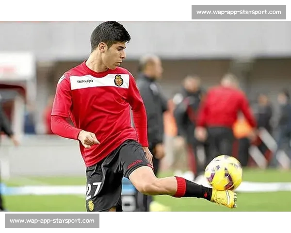 皇马青训新星琼 - 马丁内斯晋升一线队，目标第六中卫强化防线