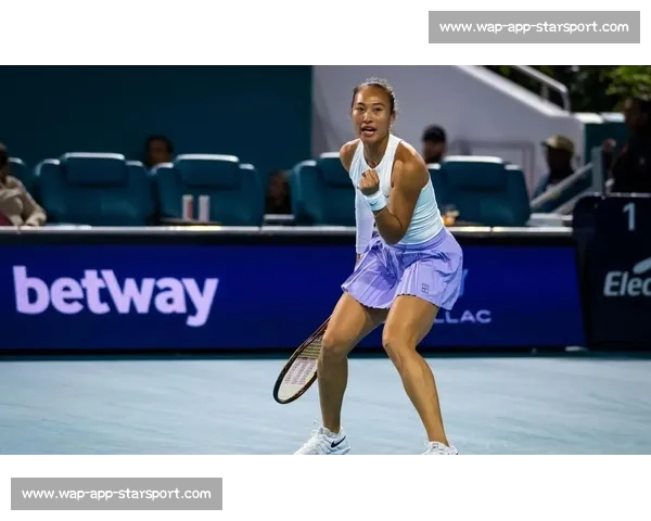 郑钦文憾负阿尼西莫娃止步四强，后勤失误成致命伤！奖金首进前十，柏林站再战萨巴伦卡