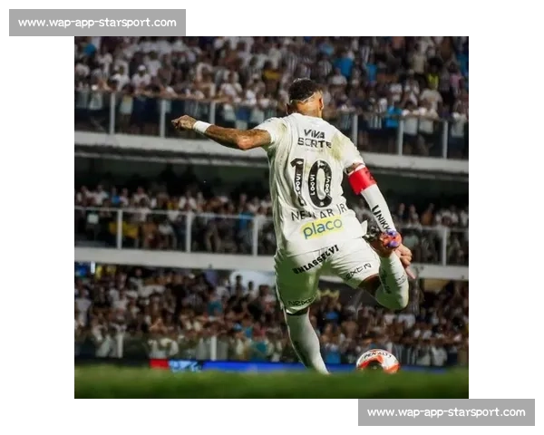 埃斯特旺盼与偶像内马尔并肩作战 桑巴新星期待携手冲击世界杯