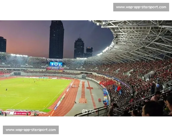 淘宝闪购牵手常州队！苏超赛场惊现全民狂欢，恐龙 IP 引爆阿里德比