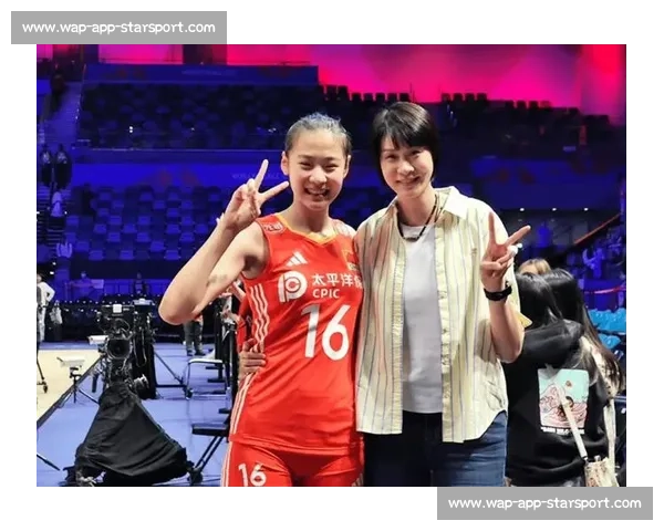 泪洒赛场！王奥芊扑向赵蕊蕊哽咽，上海队新星演绎女排精神传承